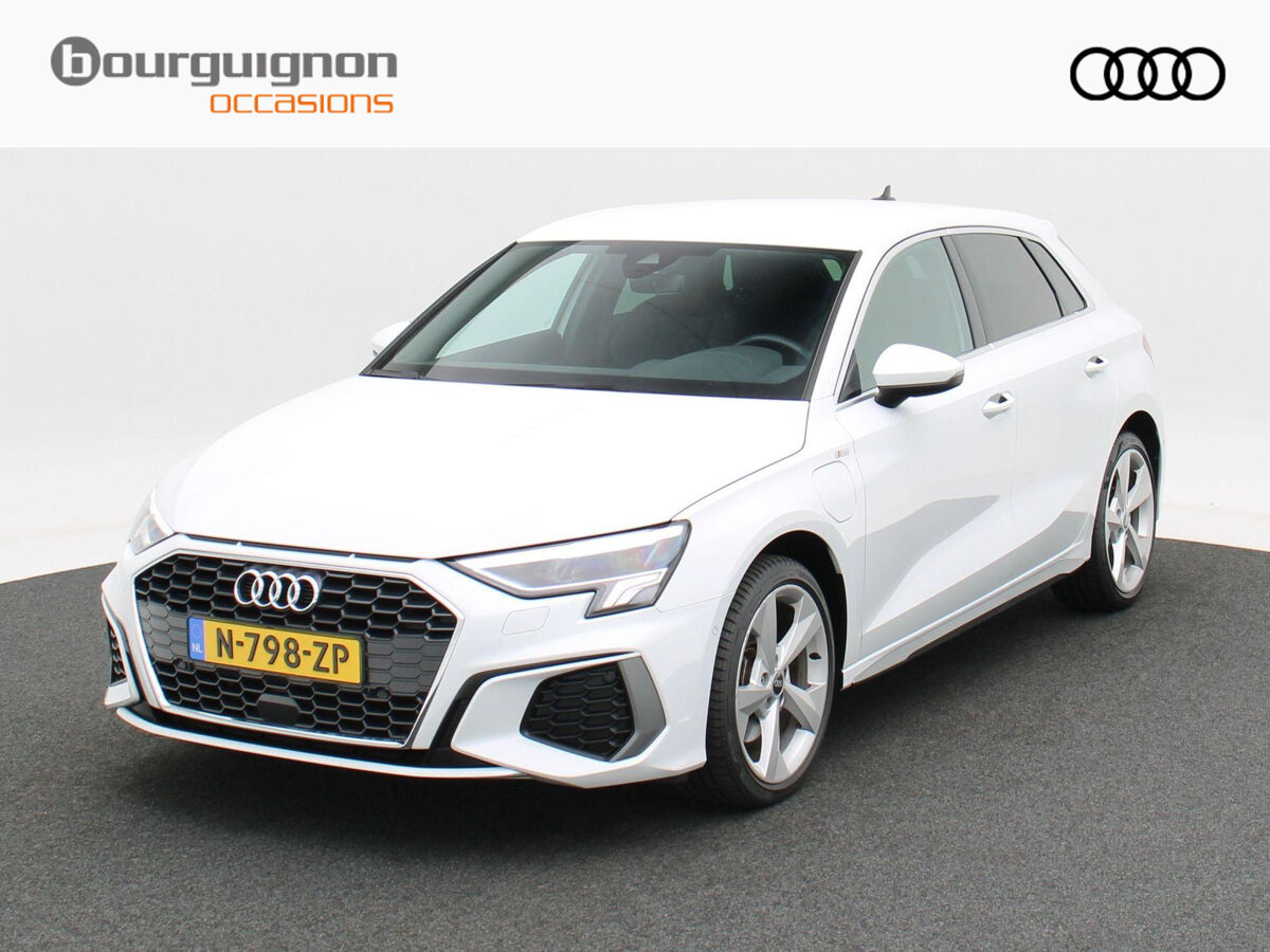 Audi A3 Sportback 40 TFSi e 204 Pk Automaat S-Line | Full LED | 18 Inch | Adaptive Cruise | App Connect | Stoelverwarming | 69.586 Km!!