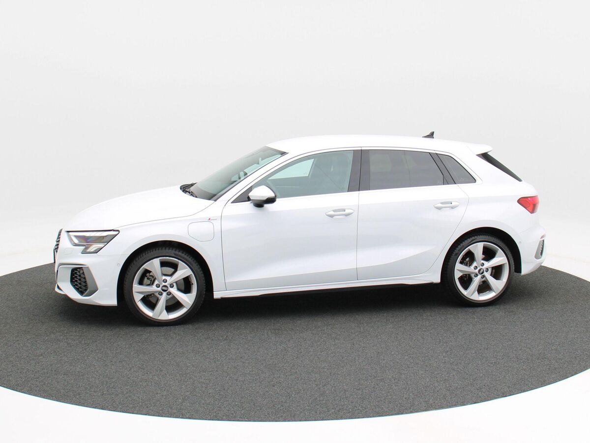 Audi A3 Sportback 40 TFSi e 204 Pk Automaat S-Line | Full LED | 18 Inch | Adaptive Cruise | App Connect | Stoelverwarming | 69.586 Km!!