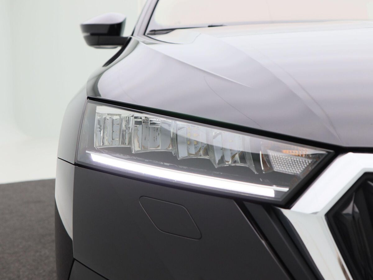 Škoda Octavia Combi 1.0 e-TSi 110 Pk Automaat Business Edition Plus | Trekhaak | Stoel Verwarming | Adaptive Cruise | Elektrische Achterklep | Carplay | ECC | Navigatie | 17 Inch