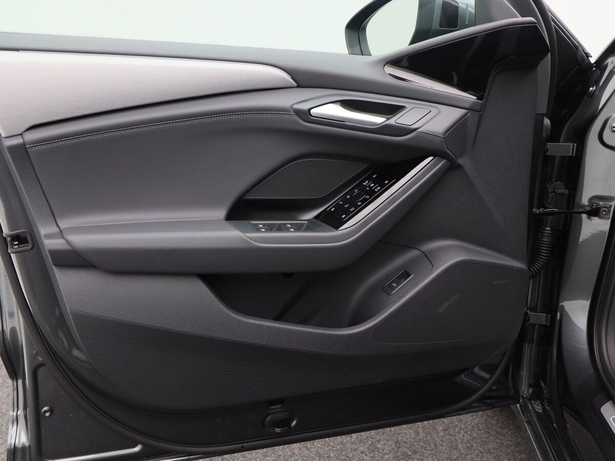Audi A6 Avant e-tron Advanced edition e-tron 100kWh  367 PK € 2000,- VOORDEEL DOOR E- PREMIE!!! | Elektrische aandrijving | Matrix Led | 20 inch | Leder interieur |