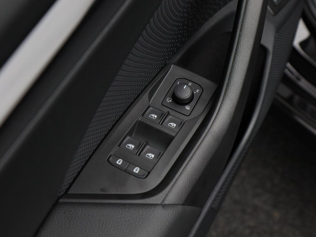 Škoda Octavia Combi Business Edition Plus 1.5 TSI 115 pk | Automaat | Adaptive cruise control | Navigatie | Stoelverwarming | Achteruitrijcamera