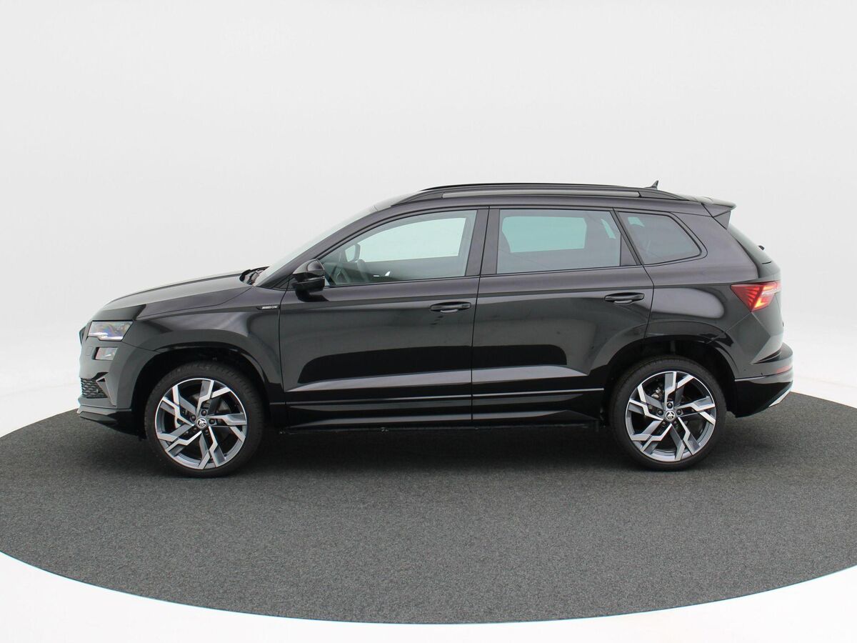 Škoda Karoq Sportline Business 1.5 TSI 150 pk | Automaat | Adaptive Cruise Control | Elektr. achterklep | Achteruitrijcamera | 19" velgen