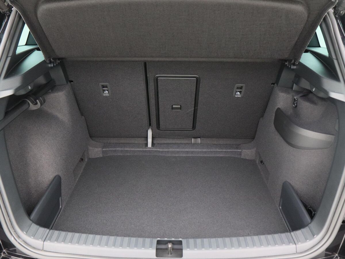 Škoda Karoq Sportline Business 1.5 TSI 150 pk | Automaat | Adaptive Cruise Control | Elektr. achterklep | Achteruitrijcamera | 19" velgen