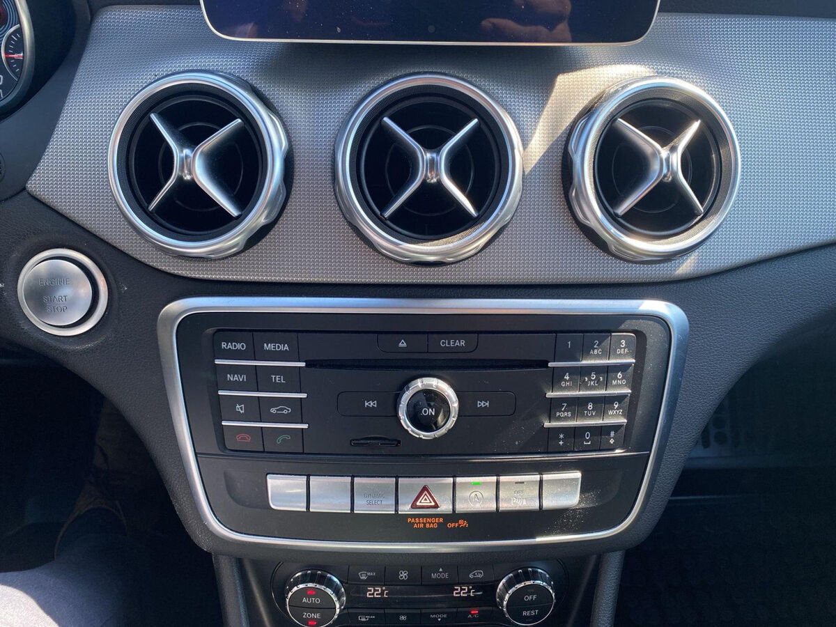 Mercedes-Benz GLA-klasse 180 | Automaat | Navi | Clima | A-Camera | Trekhaak | Elec. A-Klep |