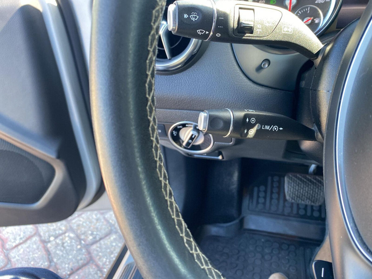 Mercedes-Benz GLA-klasse 180 | Automaat | Navi | Clima | A-Camera | Trekhaak | Elec. A-Klep |