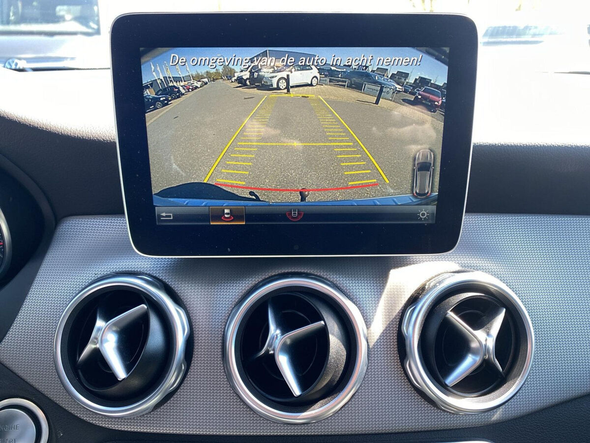 Mercedes-Benz GLA-klasse 180 | Automaat | Navi | Clima | A-Camera | Trekhaak | Elec. A-Klep |