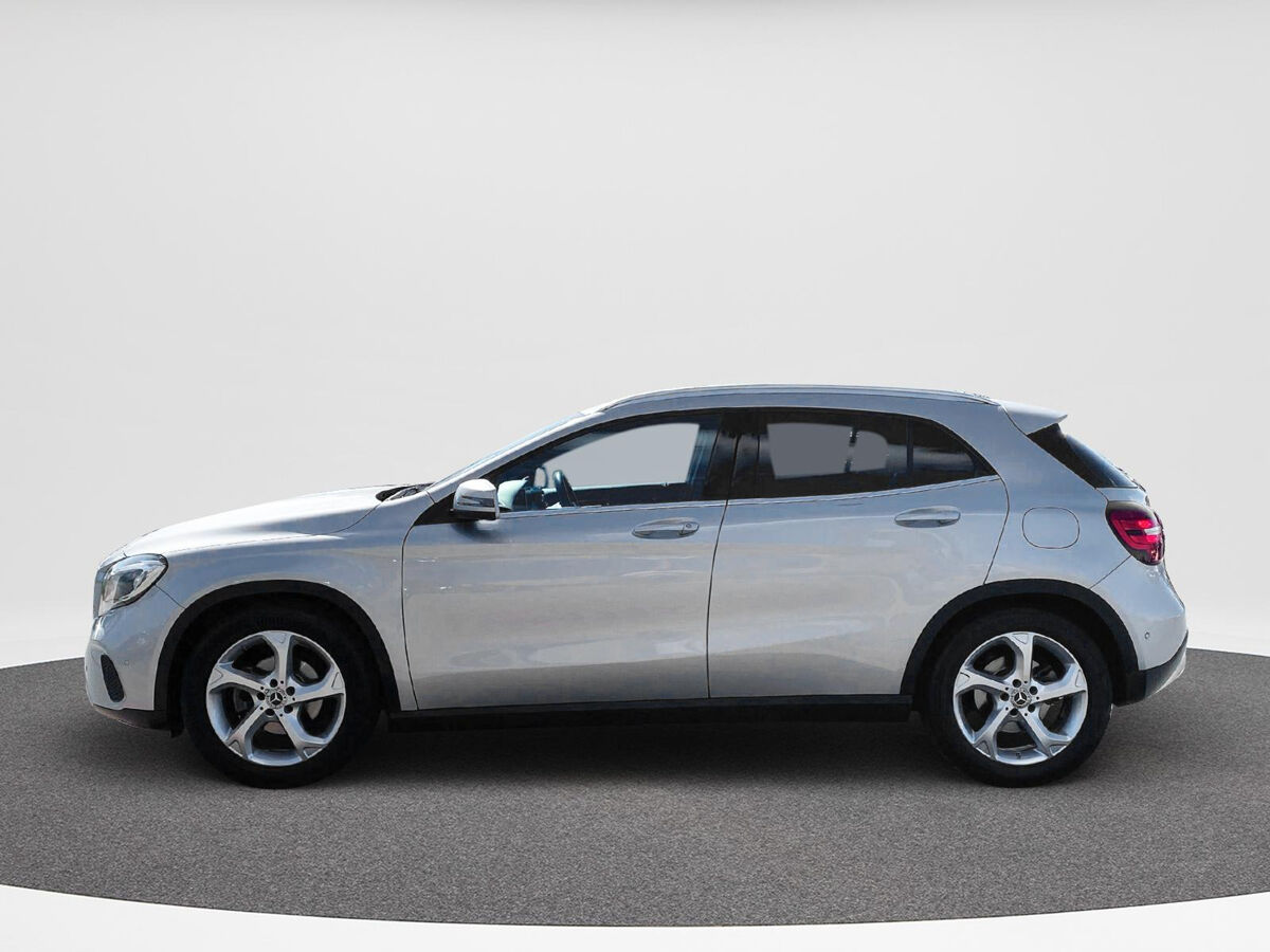 Mercedes-Benz GLA-klasse 180 | Automaat | Navi | Clima | A-Camera | Trekhaak | Elec. A-Klep |