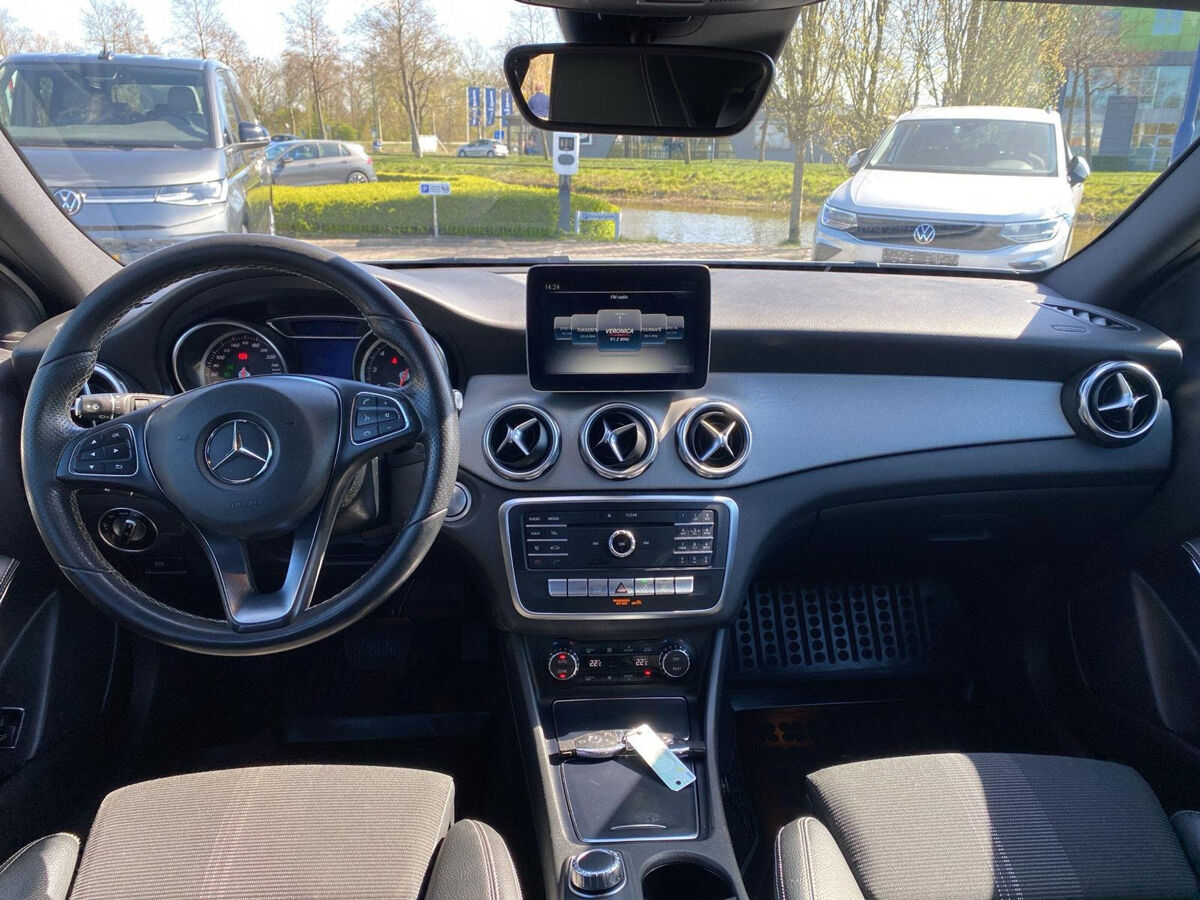 Mercedes-Benz GLA-klasse 180 | Automaat | Navi | Clima | A-Camera | Trekhaak | Elec. A-Klep |