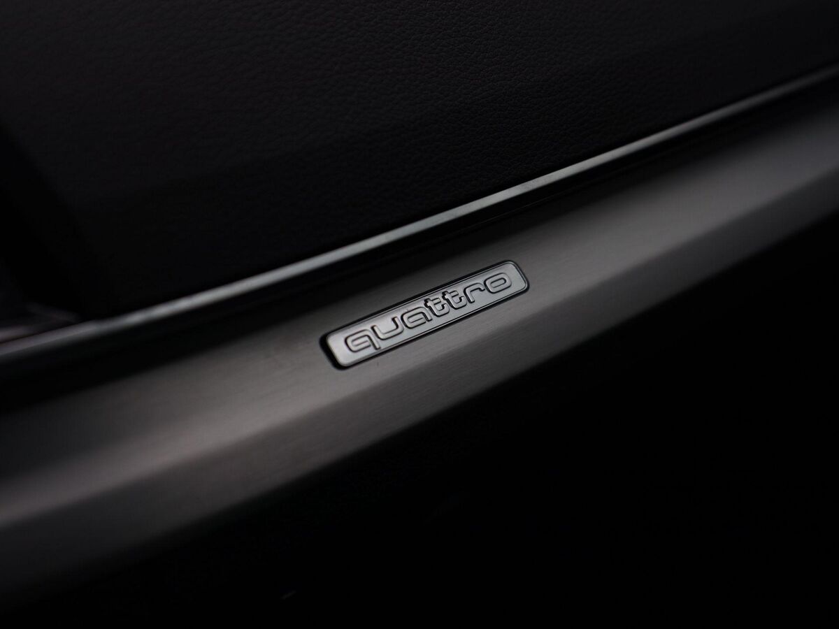 Audi Q5 55 TFSi e 367 Pk Automaat S-Line | Full LED | Trekhaak | Vulcano Leder | 20 Inch | Head-Up | Virtual Dashboard | 33.388 Km!!