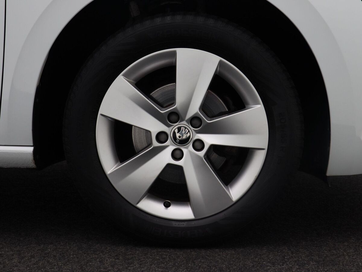 Škoda Scala 1.0 TSi 110 Pk Automaat Sport Business | Full LED | Navigatie | Privacy Glass | Sportstoelen | 16 Inch | Camera | 59.666 Km!!