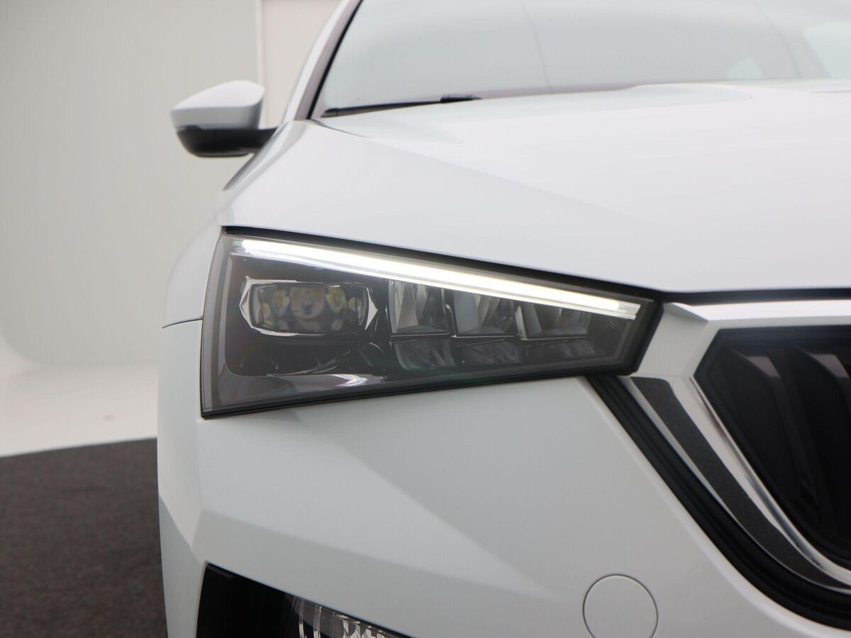 Škoda Scala 1.0 TSi 110 Pk Automaat Sport Business | Full LED | Navigatie | Privacy Glass | Sportstoelen | 16 Inch | Camera | 59.666 Km!!