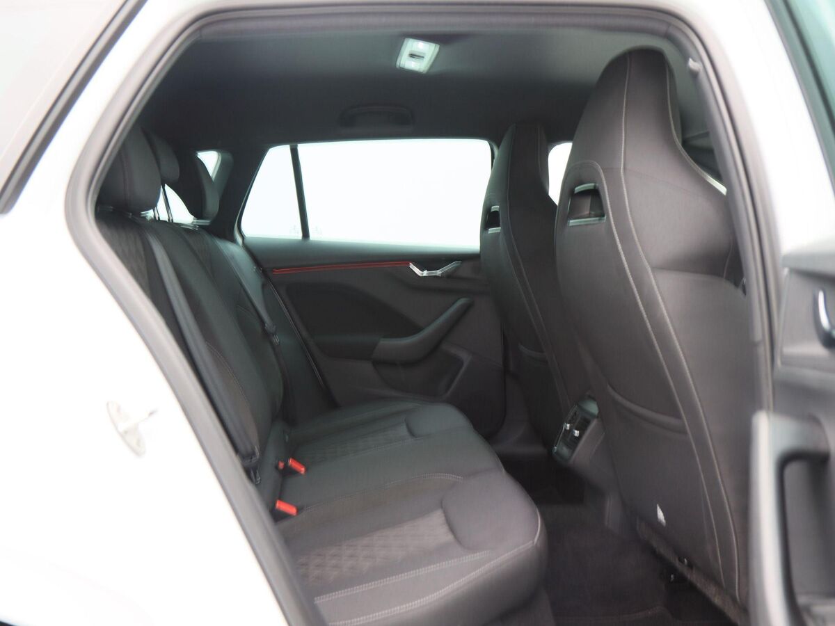 Škoda Scala 1.0 TSi 110 Pk Automaat Sport Business | Full LED | Navigatie | Privacy Glass | Sportstoelen | 16 Inch | Camera | 59.666 Km!!