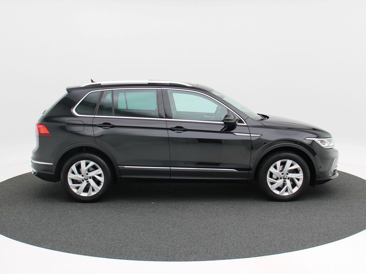 Volkswagen Tiguan 1.5 TSI Elegance | Full LED | Trekhaak | Panoramadak | Camera | 18 Inch | Adaptive Cruise | Stoelverwarming | 79.209 Km!!