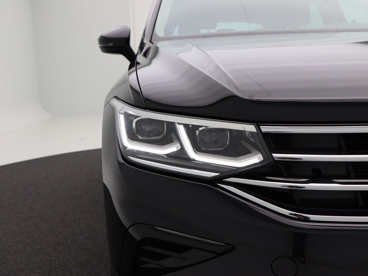Volkswagen Tiguan 1.5 TSI Elegance | Full LED | Trekhaak | Panoramadak | Camera | 18 Inch | Adaptive Cruise | Stoelverwarming | 79.209 Km!!