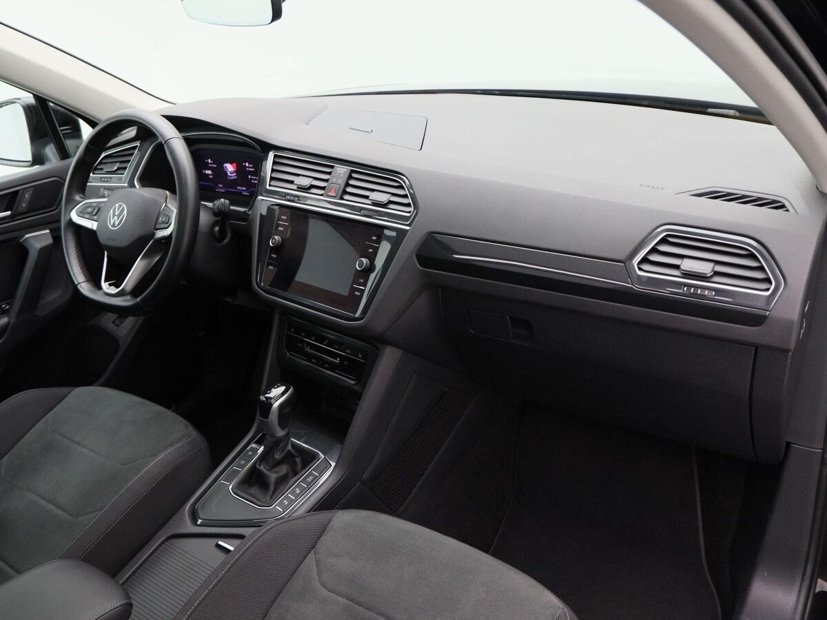 Volkswagen Tiguan 1.5 TSI Elegance | Full LED | Trekhaak | Panoramadak | Camera | 18 Inch | Adaptive Cruise | Stoelverwarming | 79.209 Km!!