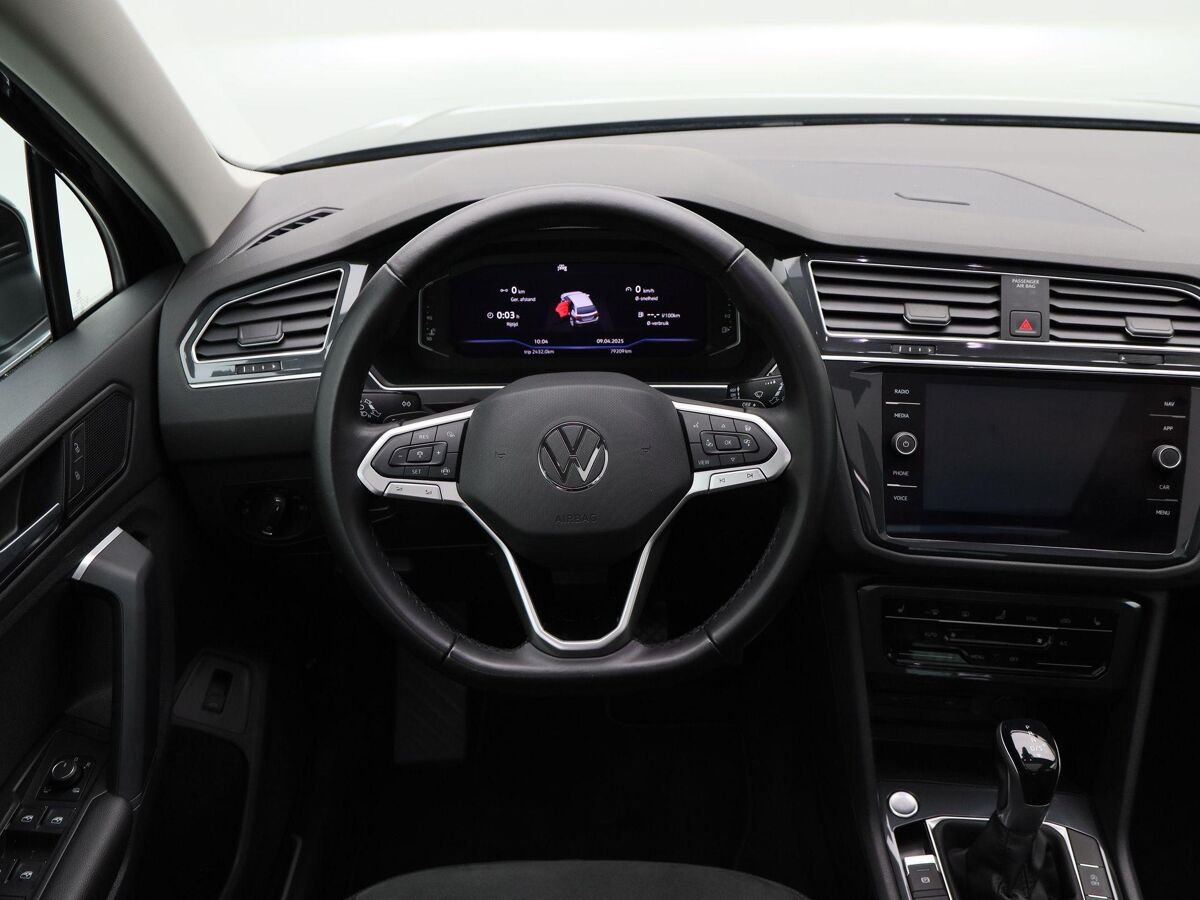 Volkswagen Tiguan 1.5 TSI Elegance | Full LED | Trekhaak | Panoramadak | Camera | 18 Inch | Adaptive Cruise | Stoelverwarming | 79.209 Km!!