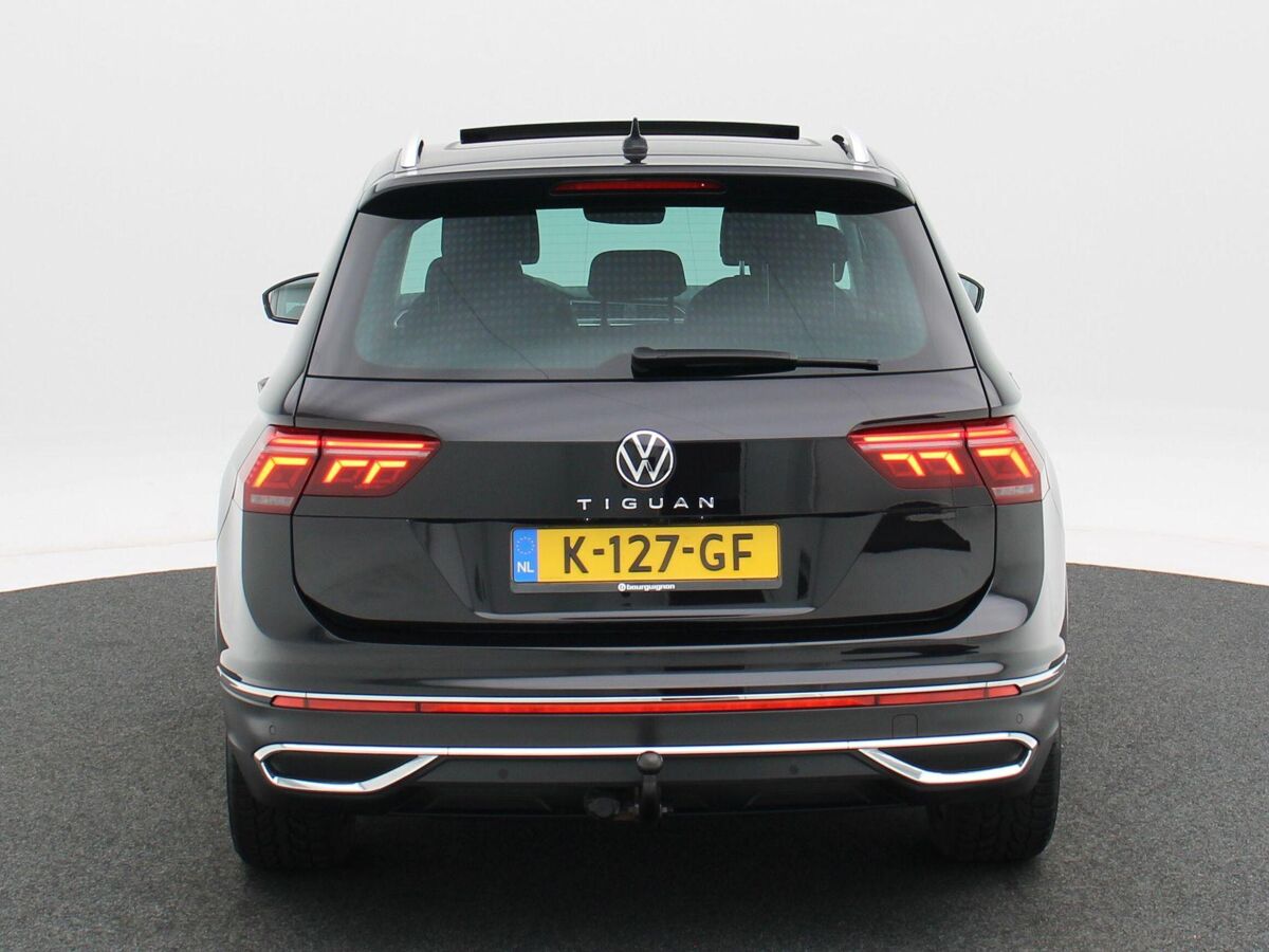 Volkswagen Tiguan 1.5 TSI Elegance | Full LED | Trekhaak | Panoramadak | Camera | 18 Inch | Adaptive Cruise | Stoelverwarming | 79.209 Km!!