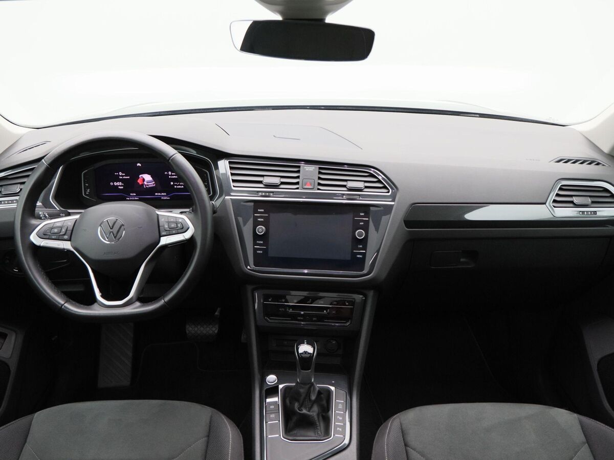 Volkswagen Tiguan 1.5 TSI Elegance | Full LED | Trekhaak | Panoramadak | Camera | 18 Inch | Adaptive Cruise | Stoelverwarming | 79.209 Km!!