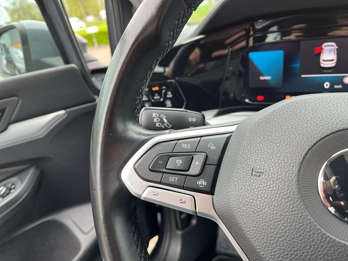 Volkswagen Golf 1.5 TSI 96kW Life | 130Pk ACC | 17 Inch. Venture | DAB | App Connect |