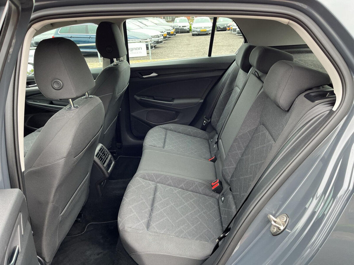 Volkswagen Golf 1.5 TSI 96kW Life | 130Pk ACC | 17 Inch. Venture | DAB | App Connect |