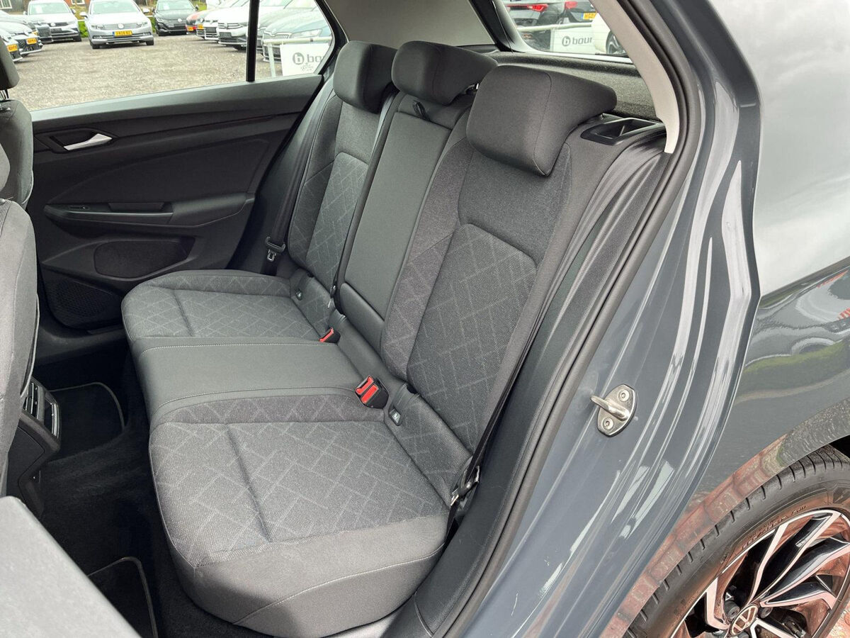 Volkswagen Golf 1.5 TSI 96kW Life | 130Pk ACC | 17 Inch. Venture | DAB | App Connect |