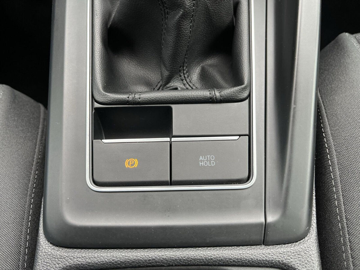 Volkswagen Golf 1.5 TSI 96kW Life | 130Pk ACC | 17 Inch. Venture | DAB | App Connect |