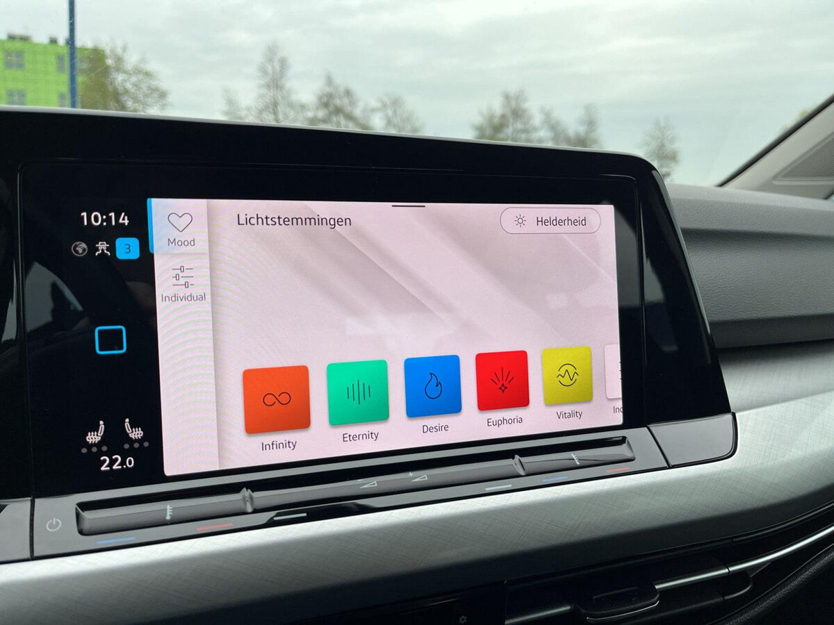 Volkswagen Golf 1.5 TSI 96kW Life | 130Pk ACC | 17 Inch. Venture | DAB | App Connect |