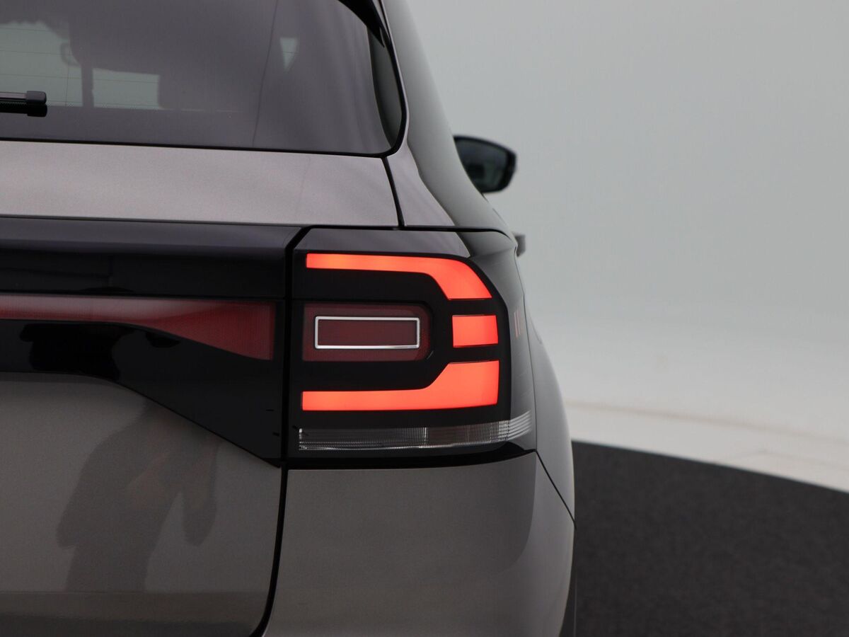 Volkswagen T-Cross 1.5 TSi 150 Pk Automaat R-Line | Full LED | Navigatie | Camera | 18 Inch | Privacy Glass | Adaptive Cruise | Stoelverwarming | 95.440 Km!!