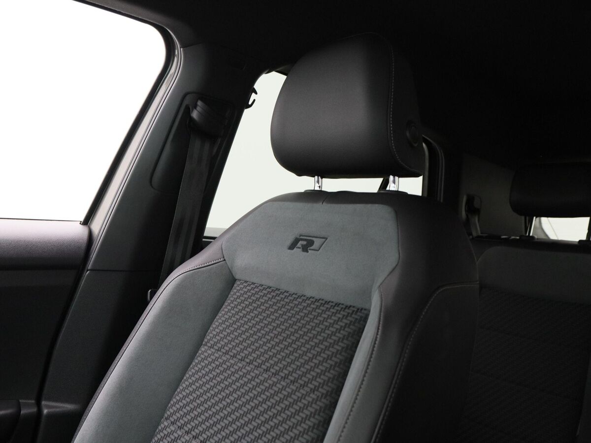Volkswagen T-Cross 1.5 TSi 150 Pk Automaat R-Line | Full LED | Navigatie | Camera | 18 Inch | Privacy Glass | Adaptive Cruise | Stoelverwarming | 95.440 Km!!