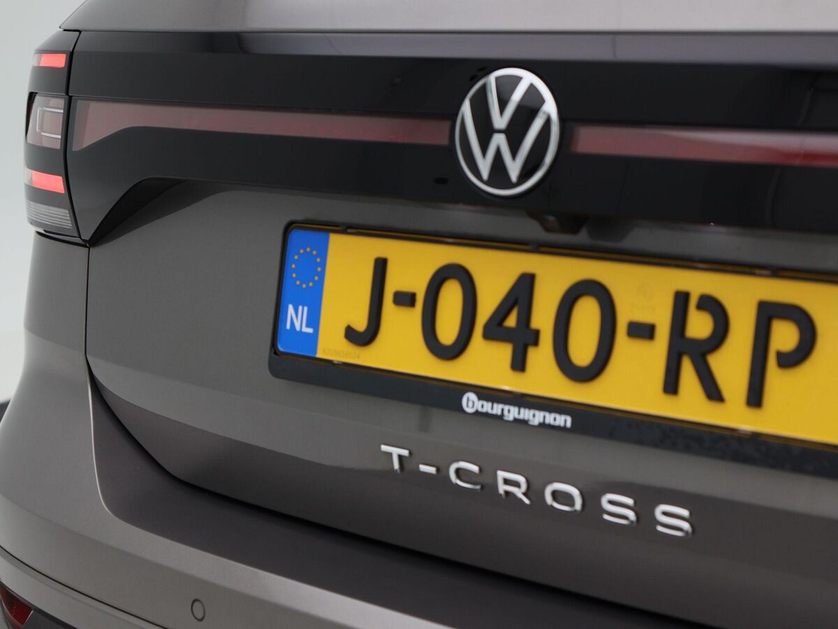 Volkswagen T-Cross 1.5 TSi 150 Pk Automaat R-Line | Full LED | Navigatie | Camera | 18 Inch | Privacy Glass | Adaptive Cruise | Stoelverwarming | 95.440 Km!!