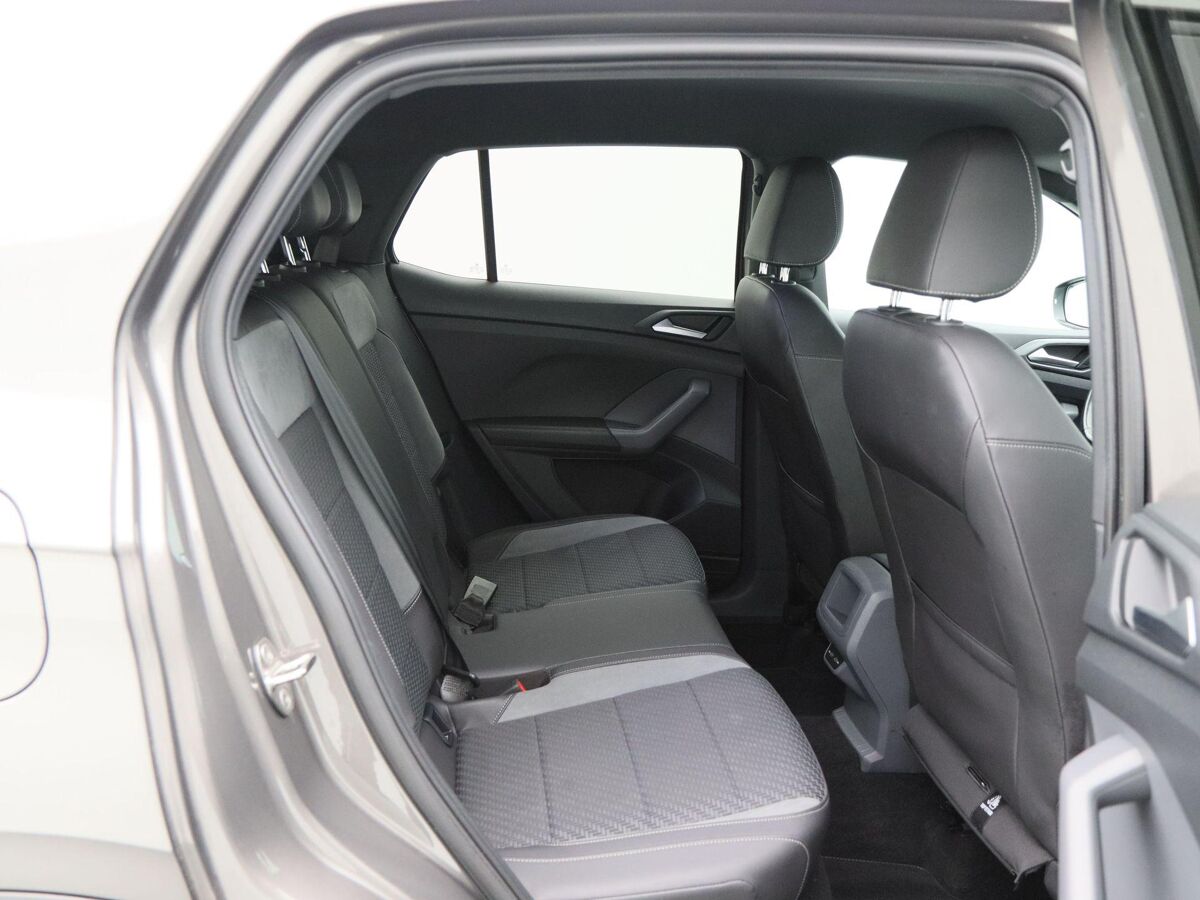 Volkswagen T-Cross 1.5 TSi 150 Pk Automaat R-Line | Full LED | Navigatie | Camera | 18 Inch | Privacy Glass | Adaptive Cruise | Stoelverwarming | 95.440 Km!!