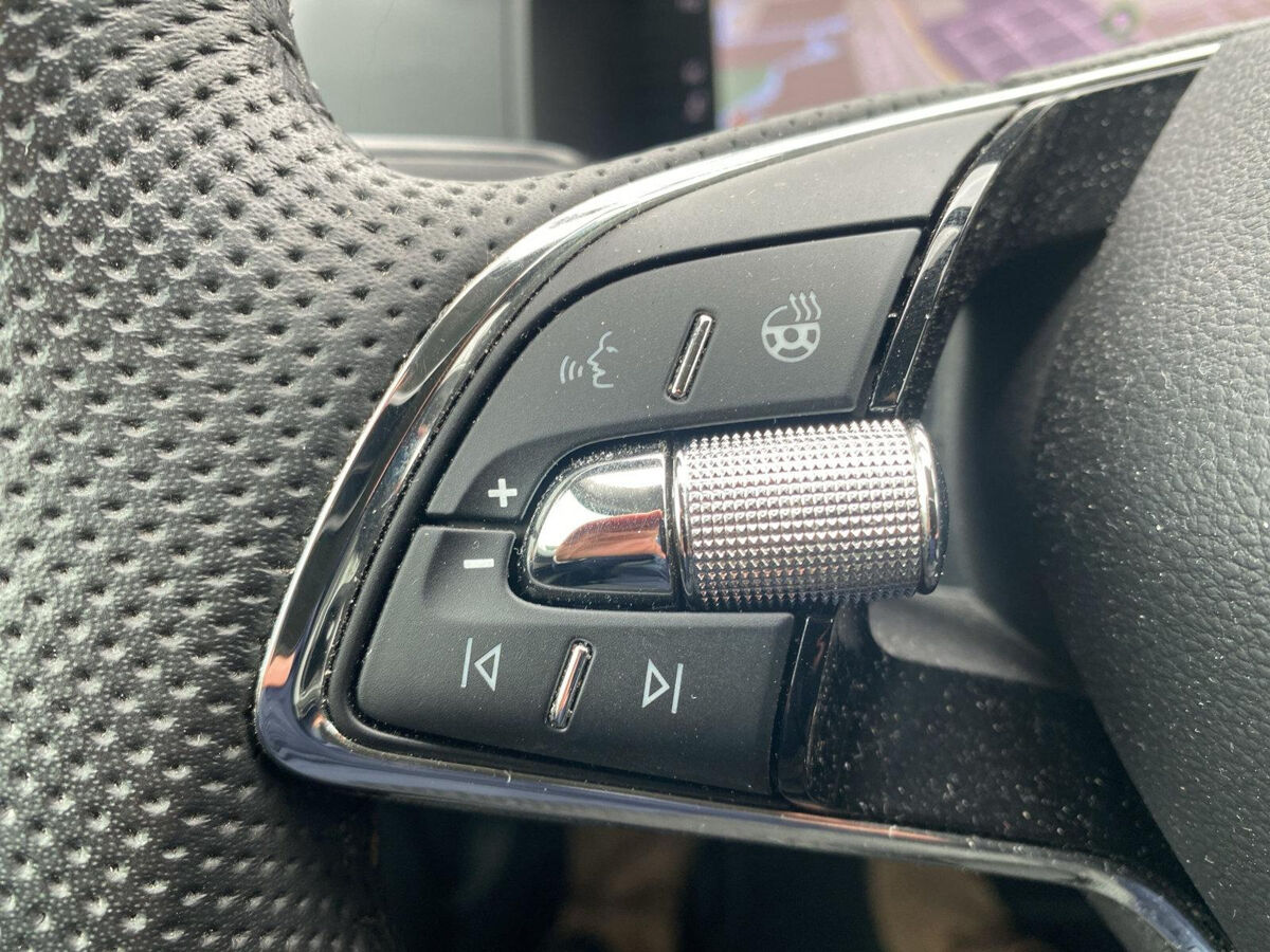 Škoda Karoq 1.0 TSI Style | Elec. Klep | Lane assist |