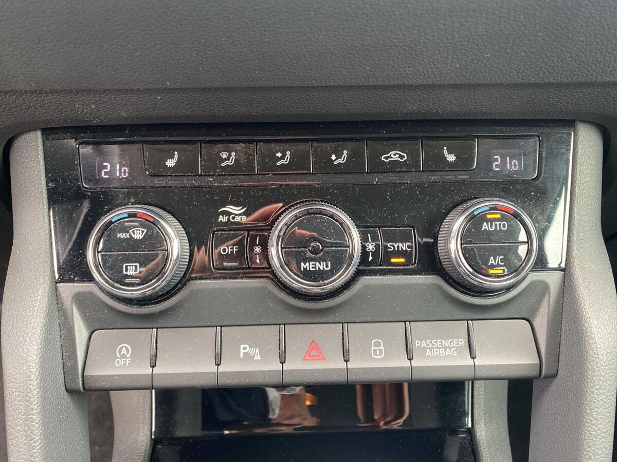 Škoda Karoq 1.0 TSI Style | Elec. Klep | Lane assist |