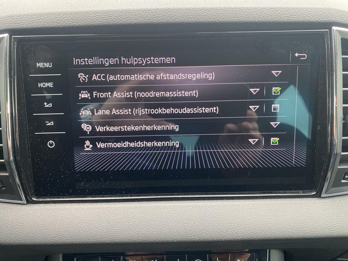 Škoda Karoq 1.0 TSI Style | Elec. Klep | Lane assist |