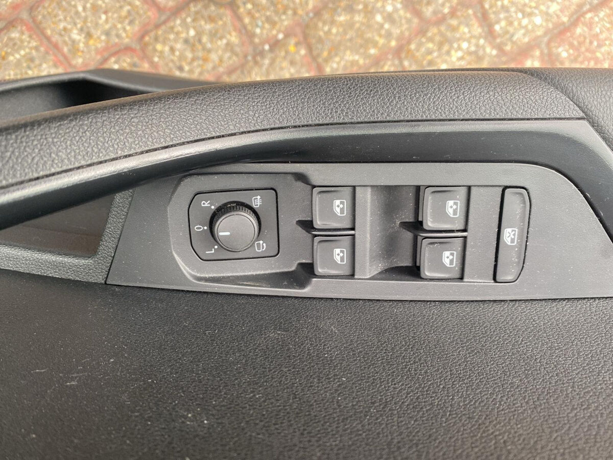 Škoda Karoq 1.0 TSI Style | Elec. Klep | Lane assist |