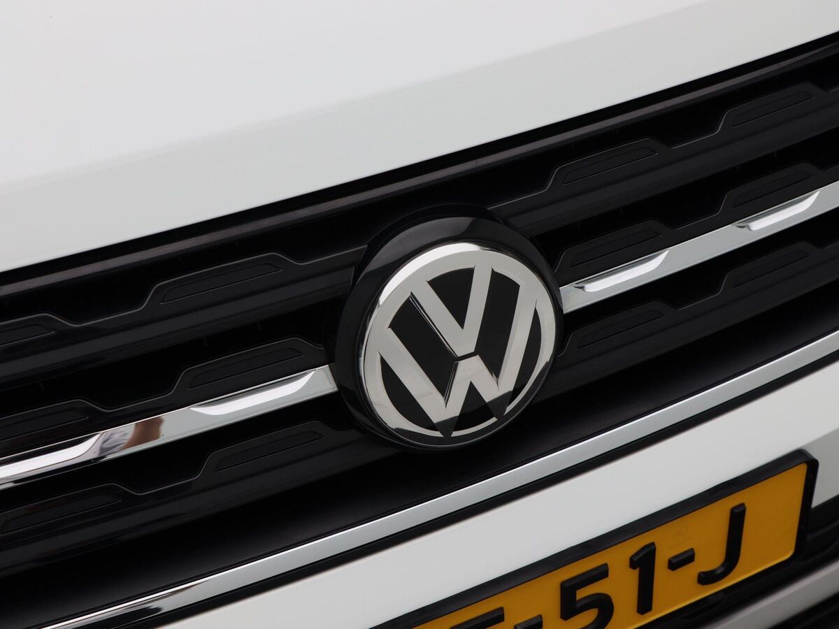 Volkswagen T-Cross 1.0 TSi 115 Pk Automaat Style | Full LED | Navigatie | 18 Inch | Camera | Stoelverwarming | Privacy Glass | 42.652 Km!!