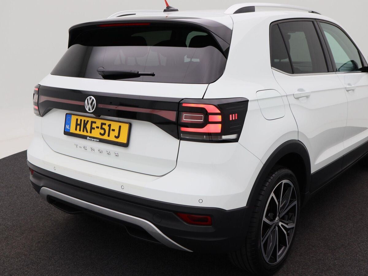 Volkswagen T-Cross 1.0 TSi 115 Pk Automaat Style | Full LED | Navigatie | 18 Inch | Camera | Stoelverwarming | Privacy Glass | 42.652 Km!!