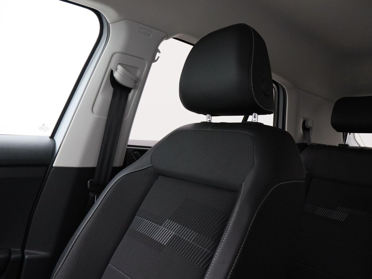 Volkswagen T-Cross 1.0 TSi 115 Pk Automaat Style | Full LED | Navigatie | 18 Inch | Camera | Stoelverwarming | Privacy Glass | 42.652 Km!!