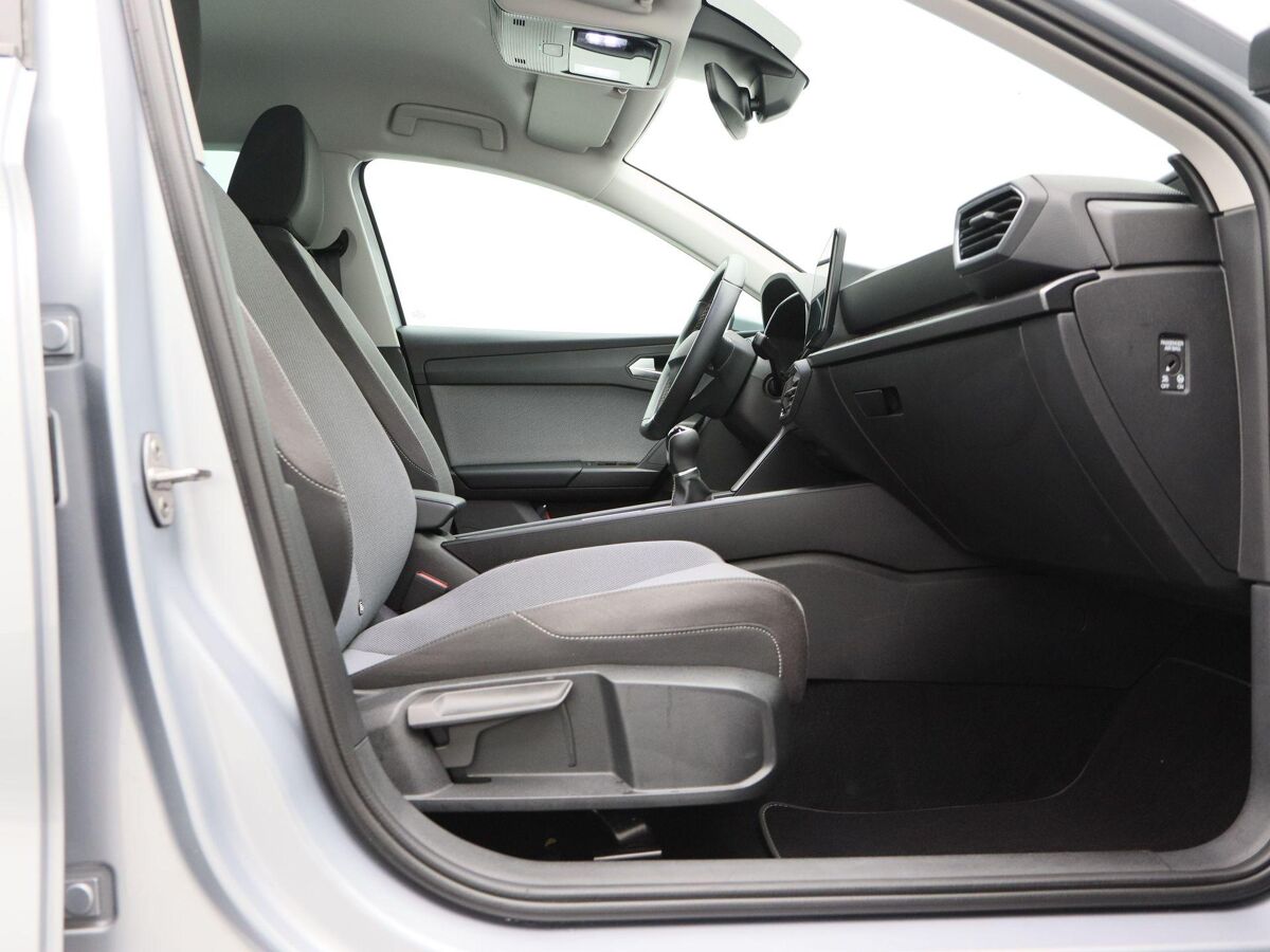SEAT Leon Sportstourer 1.0 TSi 110 Pk Style Business Intense | Adaptive Cruise | CarPlay | Navigatie | Bluetooth | Achterruitrijcamera | 17 Inch | 59.700 Km!!