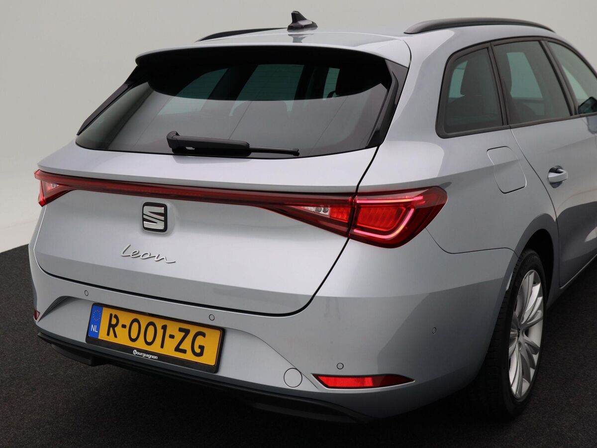 SEAT Leon Sportstourer 1.0 TSi 110 Pk Style Business Intense | Adaptive Cruise | CarPlay | Navigatie | Bluetooth | Achterruitrijcamera | 17 Inch | 59.700 Km!!