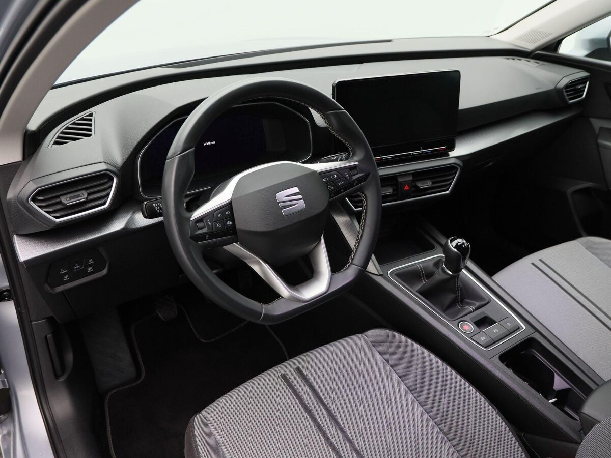 SEAT Leon Sportstourer 1.0 TSi 110 Pk Style Business Intense | Adaptive Cruise | CarPlay | Navigatie | Bluetooth | Achterruitrijcamera | 17 Inch | 59.700 Km!!