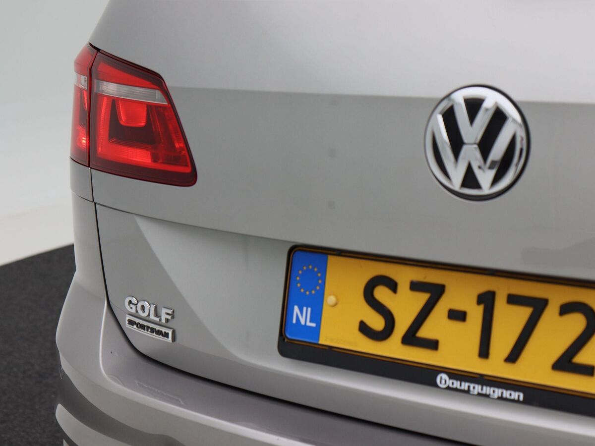 Volkswagen Golf Sportsvan 1.4 TSi 125 Pk Automaat Highline | Cruise Control | Navigatie | Bluetooth | Parkeersensoren | Stoelverwarming | Trekhaak | 17 Inch