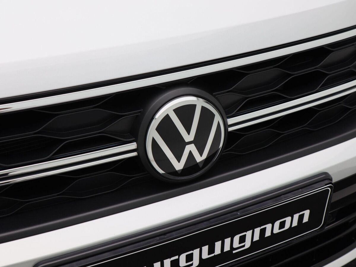 Volkswagen Taigo 1.0 TSi 110 Pk Automaat R-Line | Airco | Trekhaak | Stoelverwarming | Camera | 17 Inch | Privacy Glass | 17.204 Km!!