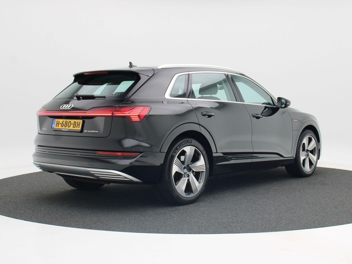 Audi e-tron 50 quattro 313 Pk Launch edition 71 kWh | Cruise Control | Luchtvering | Bluetooth | Navigatie | 21 Inch | 68.437 Km!!