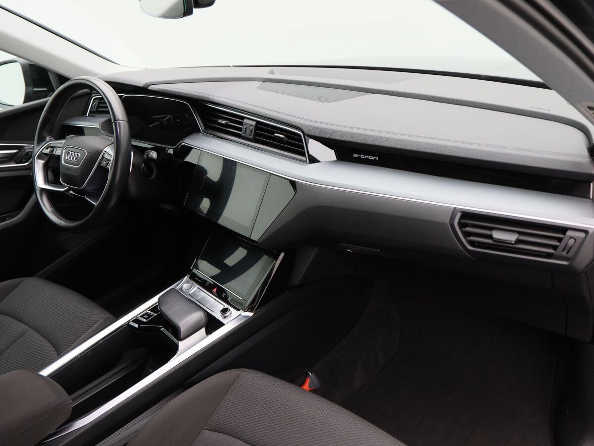 Audi e-tron 50 quattro 313 Pk Launch edition 71 kWh | Cruise Control | Luchtvering | Bluetooth | Navigatie | 21 Inch | 68.437 Km!!