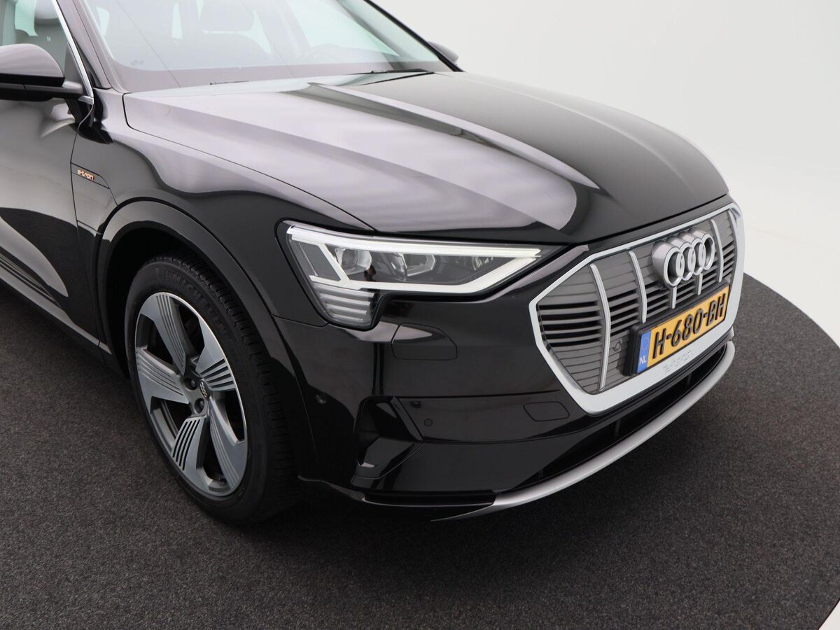 Audi e-tron 50 quattro 313 Pk Launch edition 71 kWh | Cruise Control | Luchtvering | Bluetooth | Navigatie | 21 Inch | 68.437 Km!!
