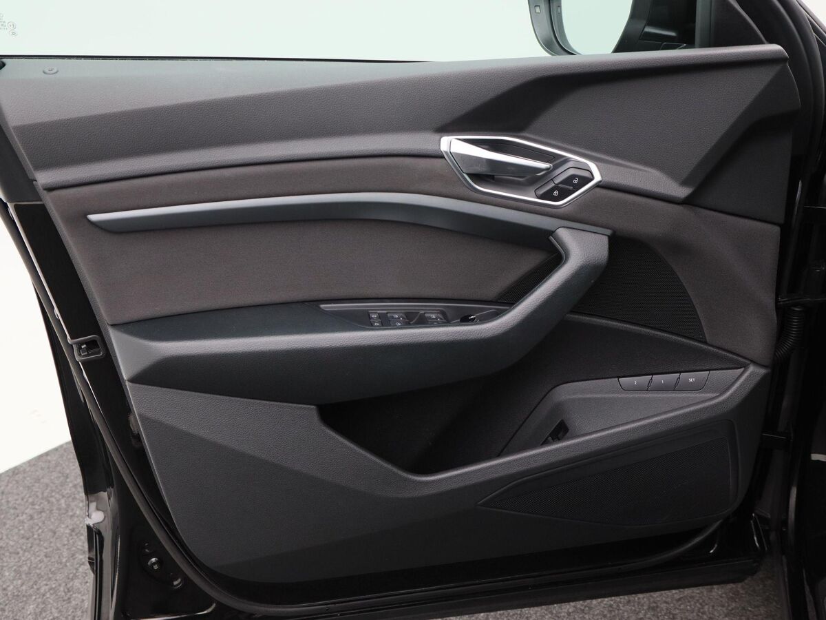 Audi e-tron 50 quattro 313 Pk Launch edition 71 kWh | Cruise Control | Luchtvering | Bluetooth | Navigatie | 21 Inch | 68.437 Km!!