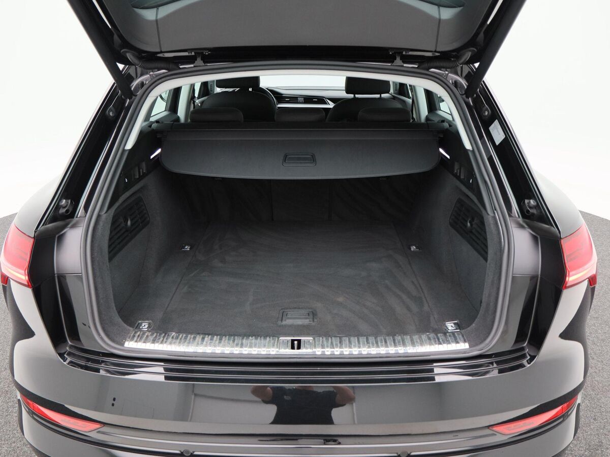 Audi e-tron 50 quattro 313 Pk Launch edition 71 kWh | Cruise Control | Luchtvering | Bluetooth | Navigatie | 21 Inch | 68.437 Km!!