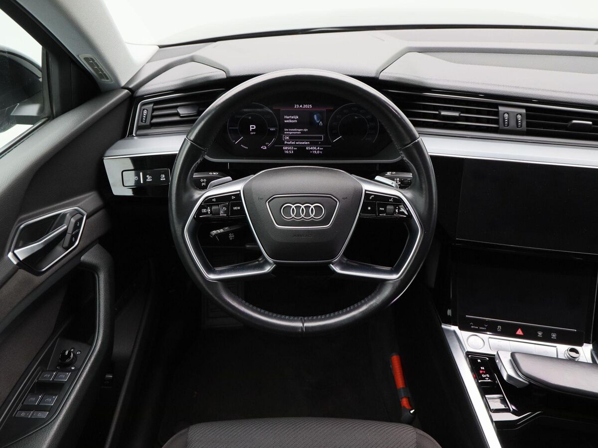 Audi e-tron 50 quattro 313 Pk Launch edition 71 kWh | Cruise Control | Luchtvering | Bluetooth | Navigatie | 21 Inch | 68.437 Km!!