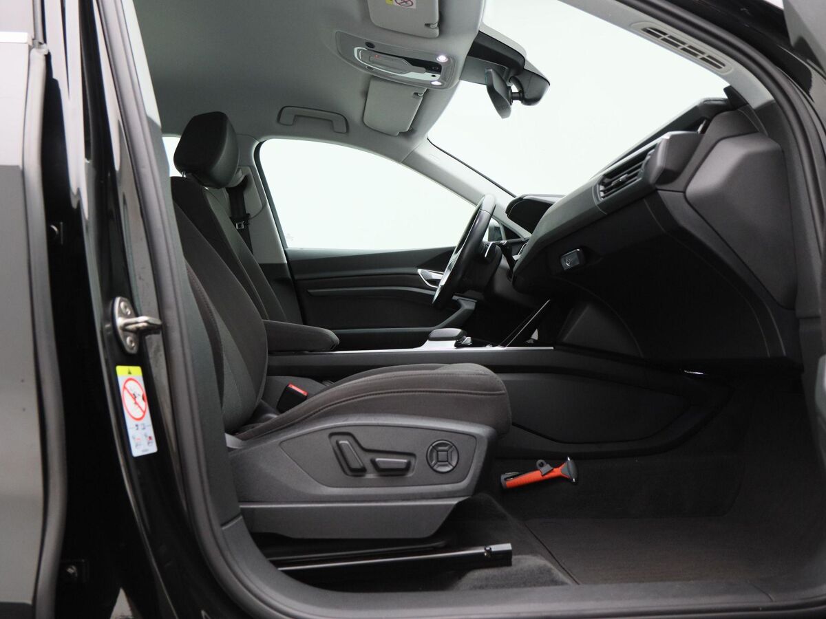 Audi e-tron 50 quattro 313 Pk Launch edition 71 kWh | Cruise Control | Luchtvering | Bluetooth | Navigatie | 21 Inch | 68.437 Km!!